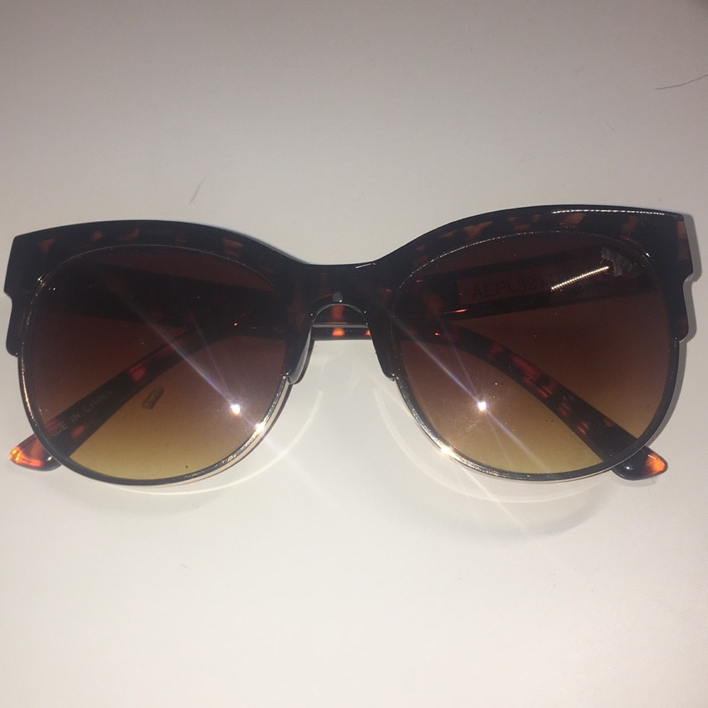 brown/tan tint sunglasses